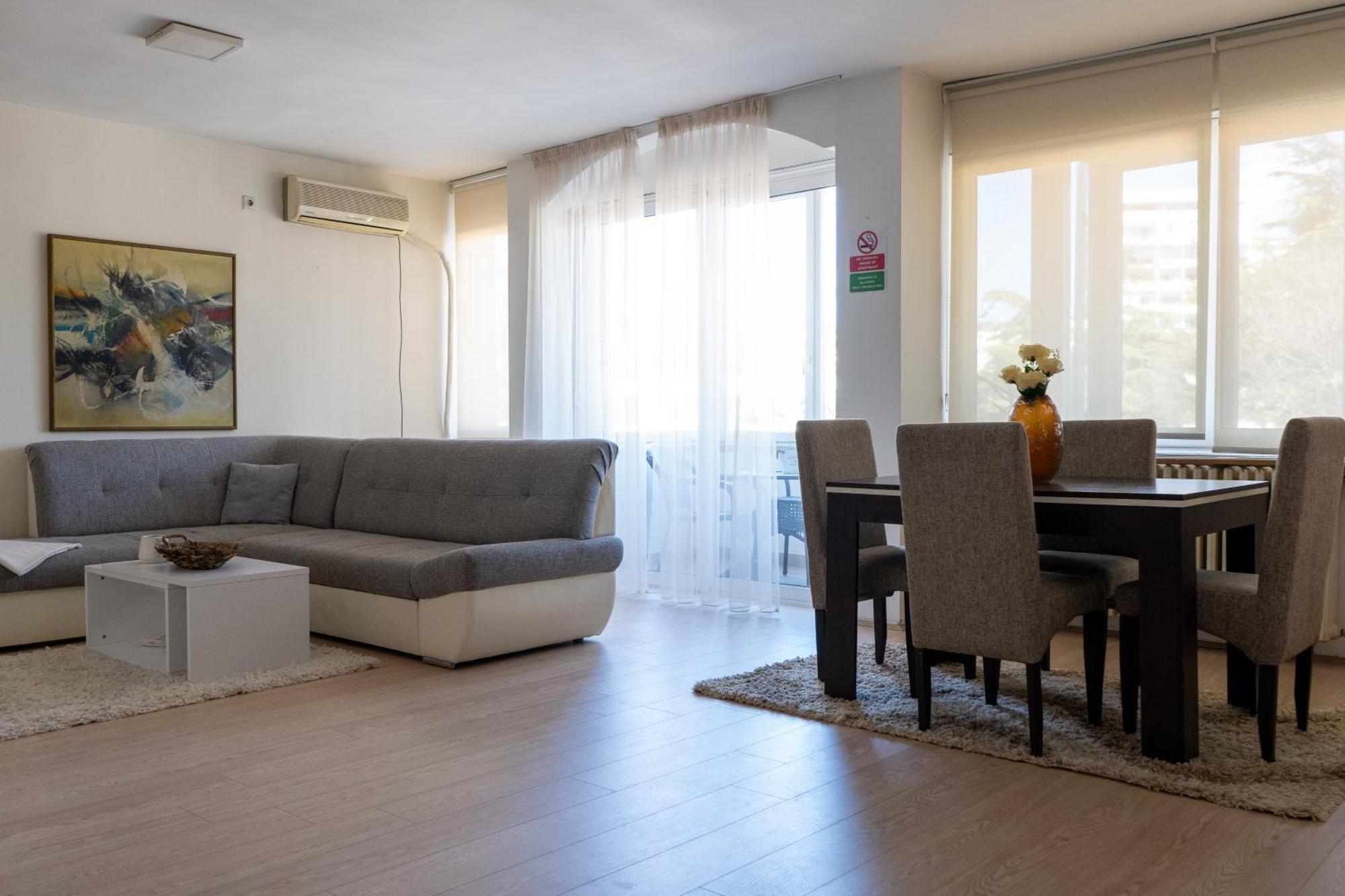 Apartment In City Center Of Escópia Exterior foto